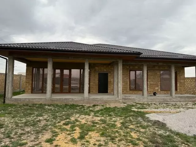 Дом в Крым, Симферопольский район, Гвардейское пгт ул. Гагарина (215 ... - Фото 2