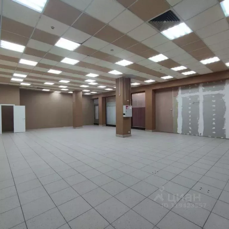 Помещение свободного назначения в Саратовская область, Саратов просп. ... - Фото 2