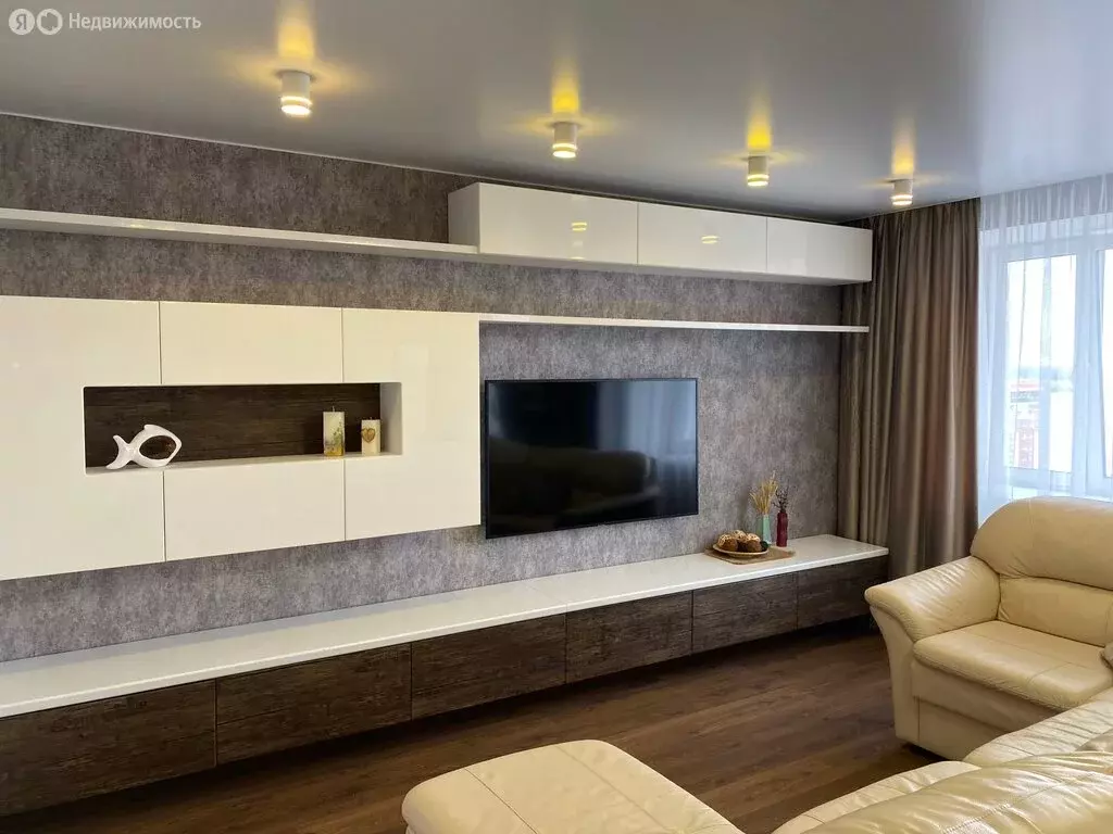 3-комнатная квартира: Киров, Красноармейская улица, 82А (95 м) - Фото 1