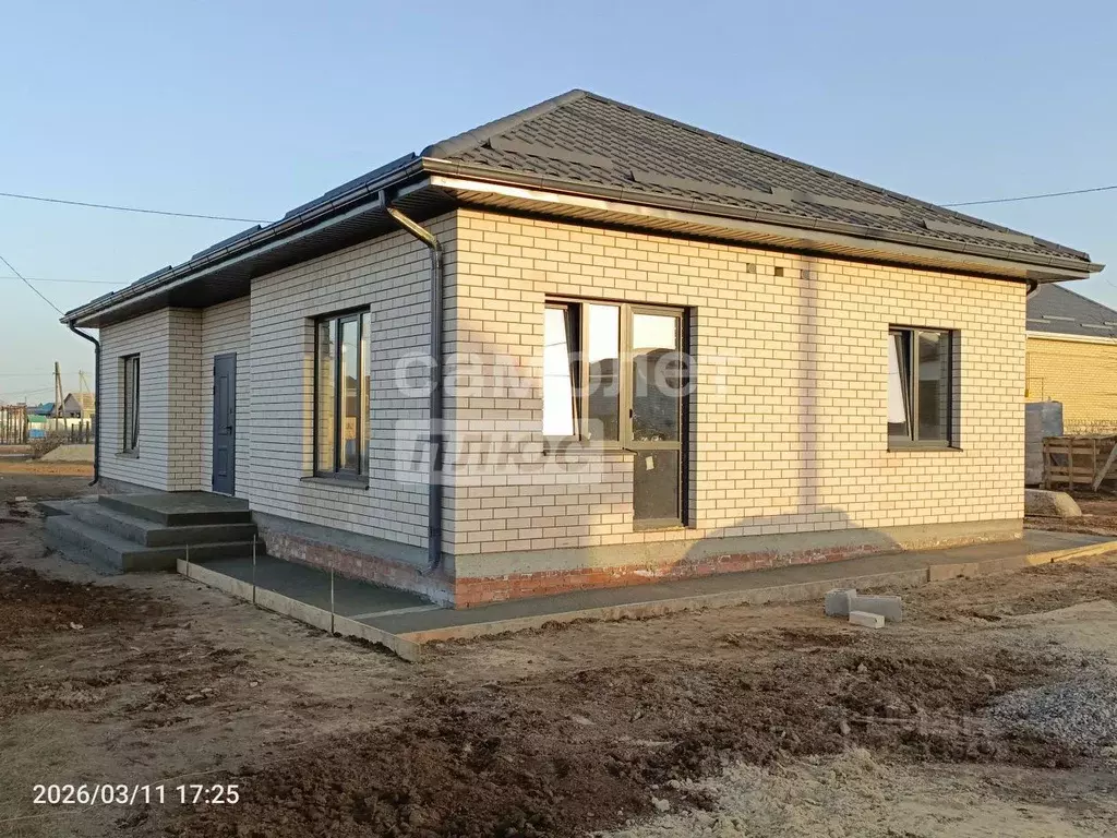 Дом в Калмыкия, Элиста ул. Манцын Кец (120 м) - Фото 1