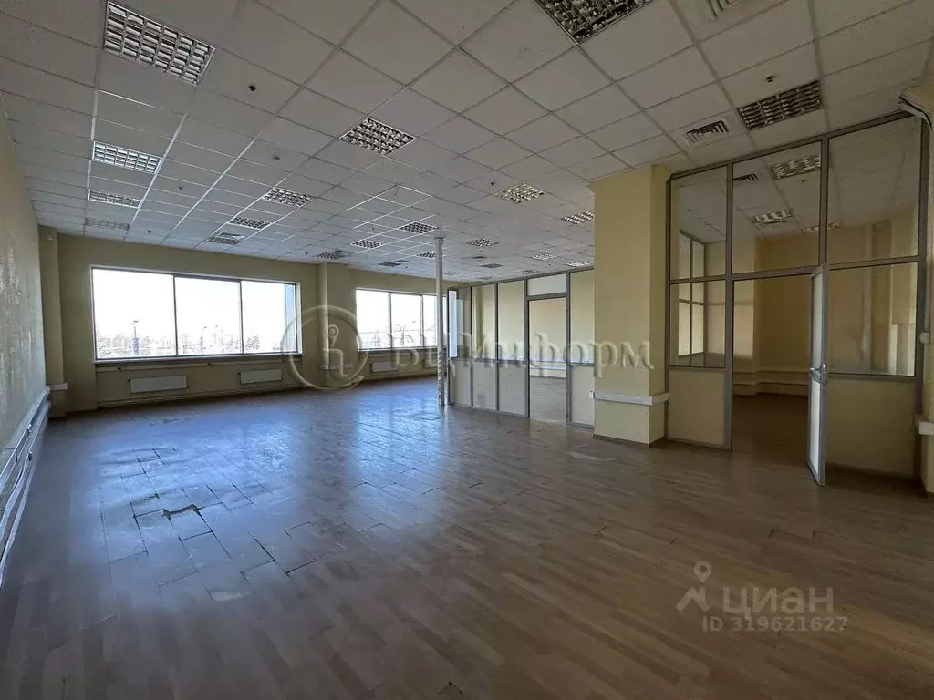 Офис в Санкт-Петербург пл. Конституции, 1 (135 м) - Фото 0
