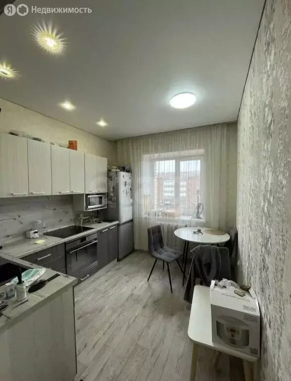 2-комнатная квартира: Черногорск, улица Генерала Тихонова, 4В (56.4 м) - Фото 1