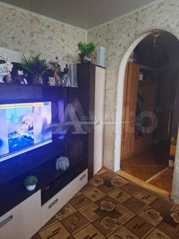 1-к. квартира, 28 м, 4/4 эт. - Фото 1