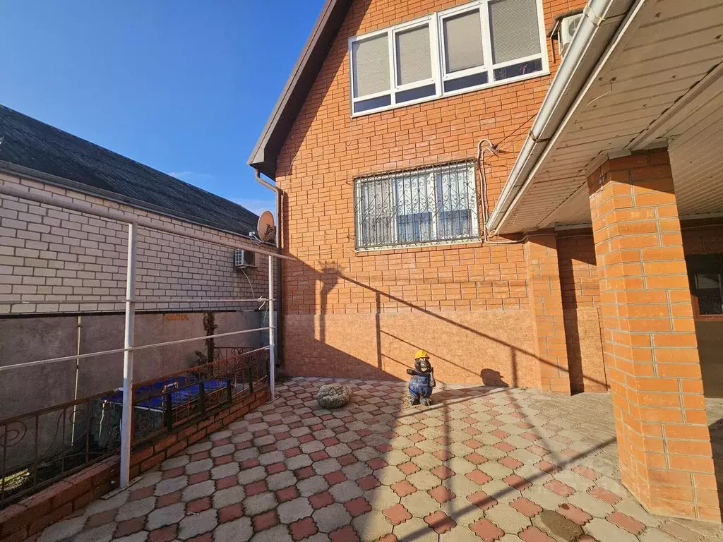 Дом в Краснодарский край, Абинск Коммунистическая ул. (191 м) - Фото 2