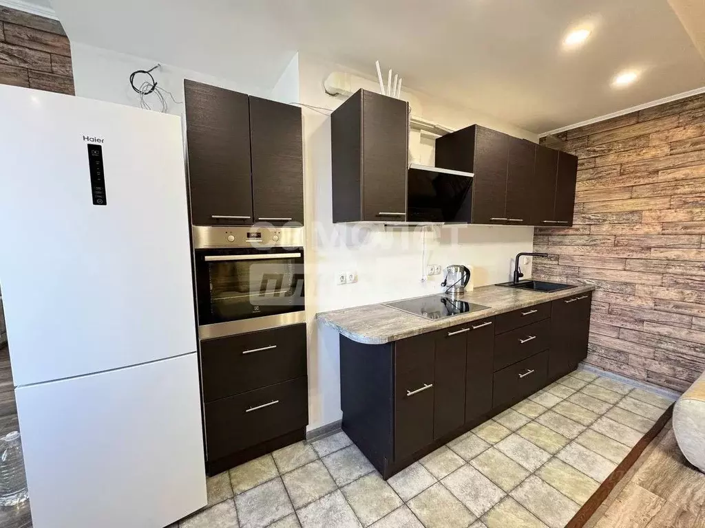 2-к кв. Челябинская область, Челябинск ул. Братьев Кашириных, 119 ... - Фото 2