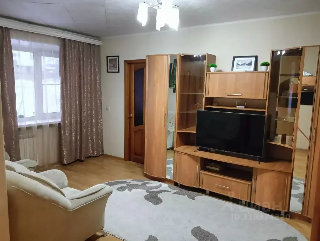 2-к кв. Челябинская область, Верхний Уфалей ул. Карла Маркса, 129 ... - Фото 0