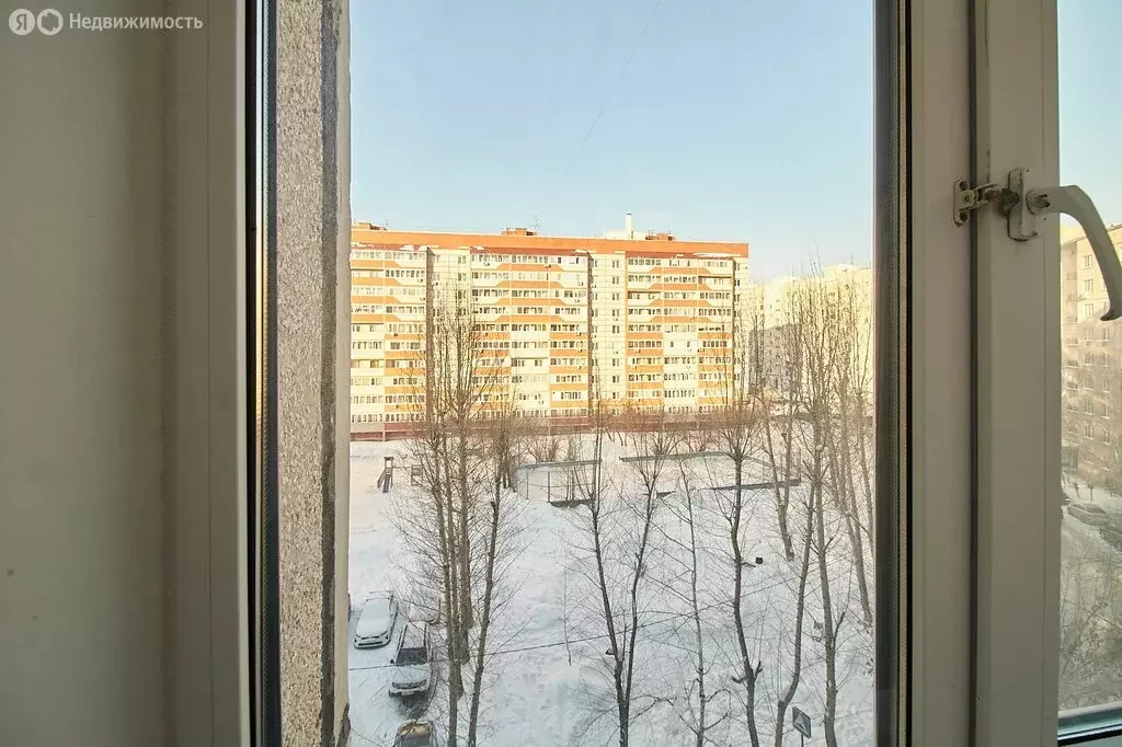 3-комнатная квартира: Тюмень, Заречный проезд, 31 (68 м) - Фото 1