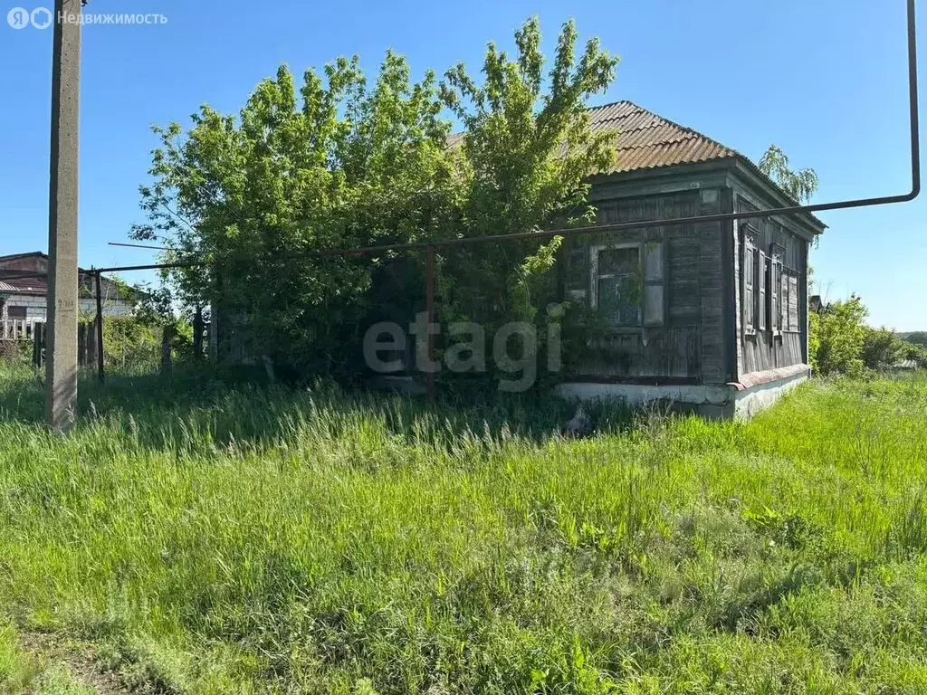 Дом в Балашовский район, рабочий посёлок Пинеровка, улица Луначарского ... - Фото 0