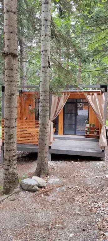 Дом в Карачаево-Черкесия, Зеленчукский район А-156, 72-й км, 1 (30 м) - Фото 0