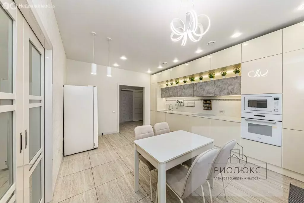 3-комнатная квартира: Челябинск, проспект Героя России Е.Н. Родионова, ... - Фото 2