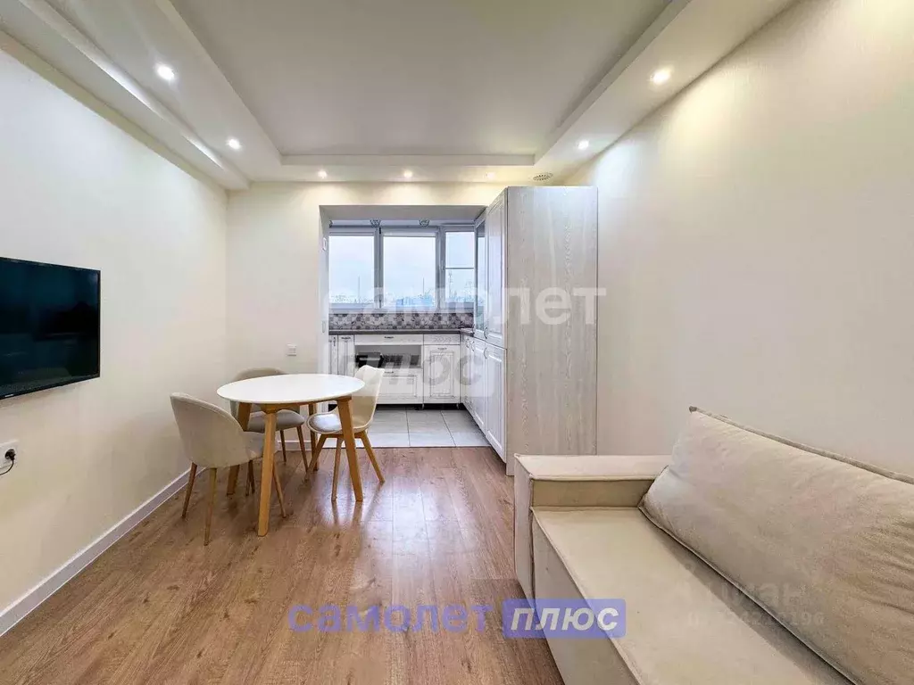 3-к кв. Чувашия, Чебоксары ул. Правая набережная Сугутки, 7 (64.9 м) - Фото 1