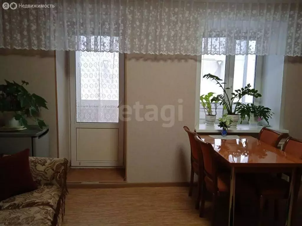 3-комнатная квартира: Ачинск, 4-й Привокзальный микрорайон, 4 (77 м) - Фото 1