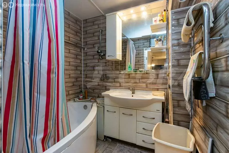 3-комнатная квартира: Тюмень, Кремлёвская улица, 102 (84.3 м) - Фото 1