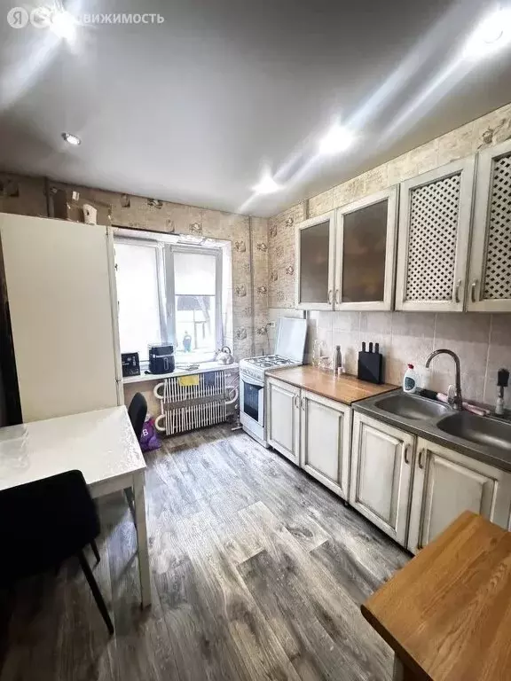 3-комнатная квартира: Белгород, улица Губкина, 29 (60 м) - Фото 1