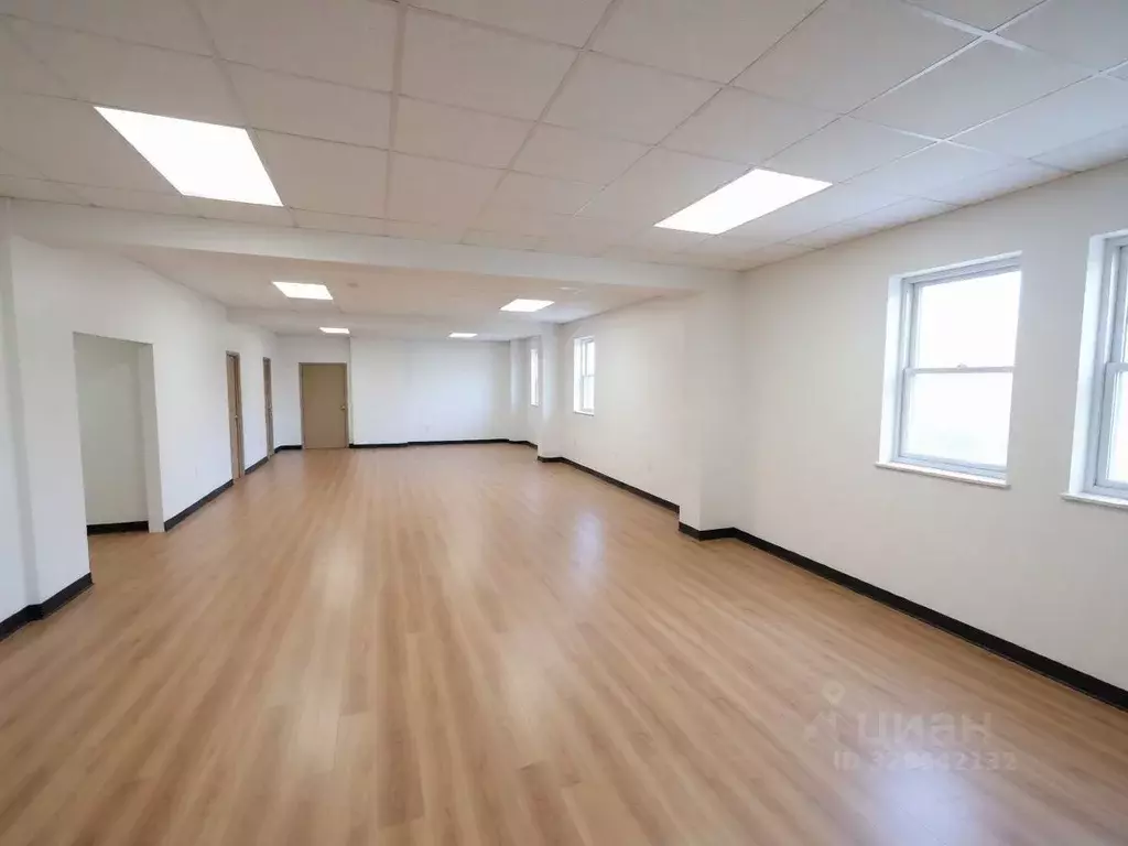 Помещение свободного назначения в Санкт-Петербург ул. Дмитрия ... - Фото 1