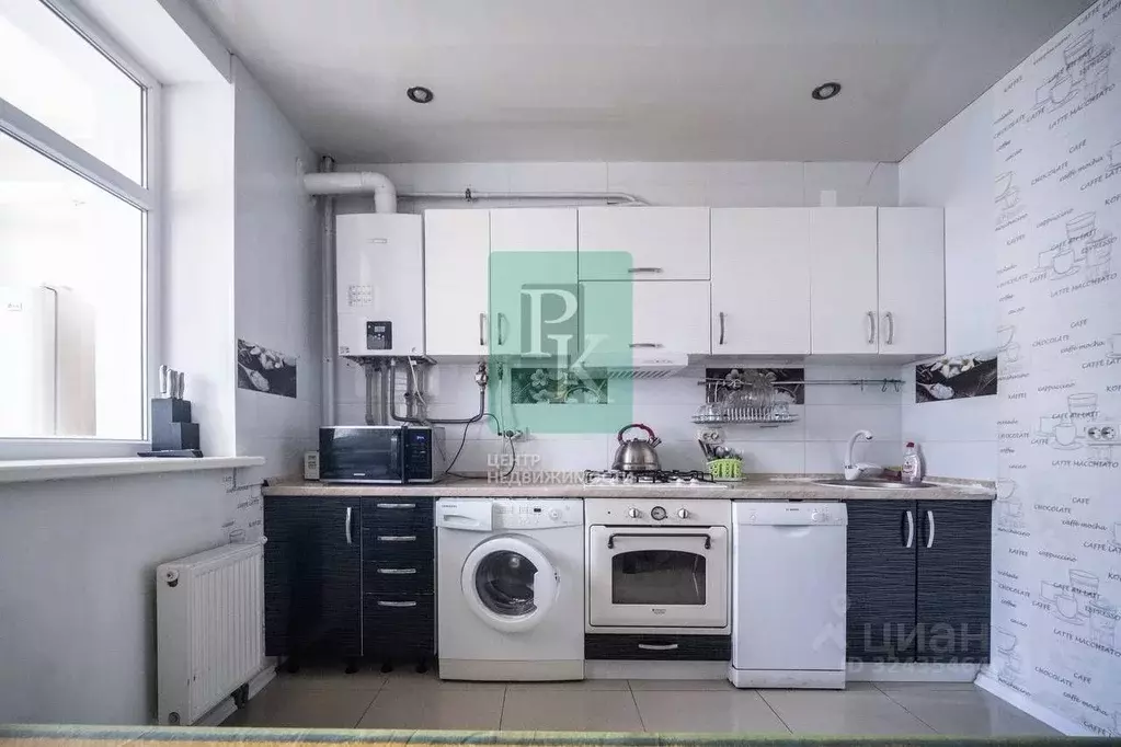 1-к кв. Севастополь ул. Челнокова, 12/2 (41.0 м) - Фото 1