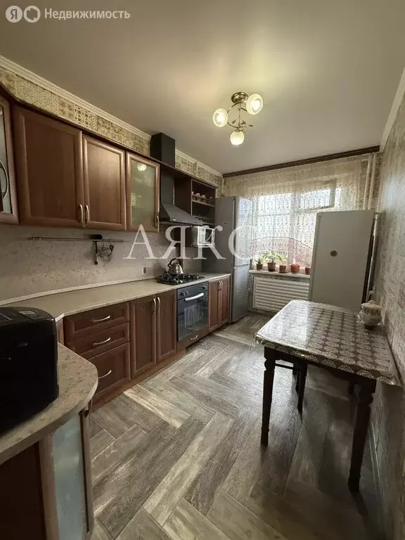 3-комнатная квартира: Ишимбай, улица Космонавтов, 6 (69.6 м) - Фото 1