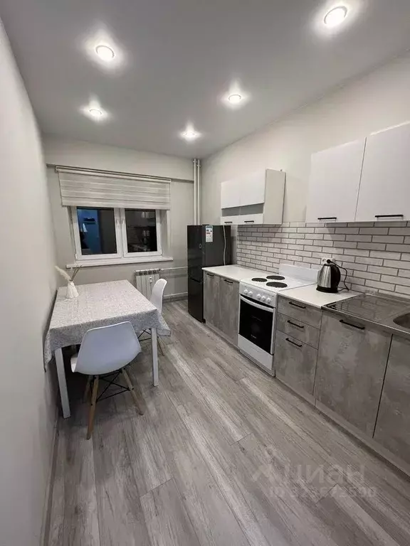 1-к кв. Иркутская область, Иркутск Братская ул., 7/8 (40.0 м) - Фото 0