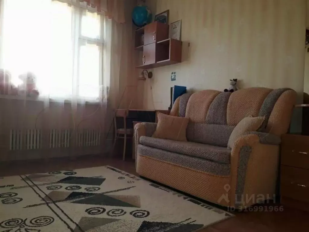 3-к кв. Белгородская область, Старый Оскол Восточный мкр, 12 (63.8 м) - Фото 0