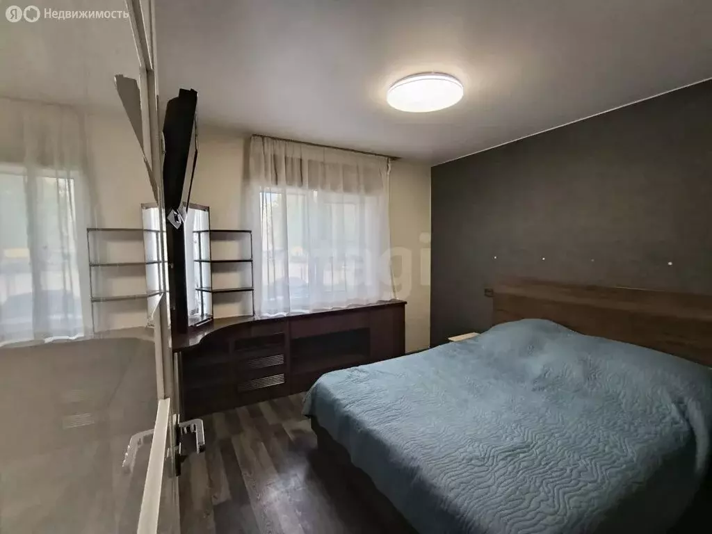 3-комнатная квартира: Псков, улица Юности, 1 (67.4 м) - Фото 0