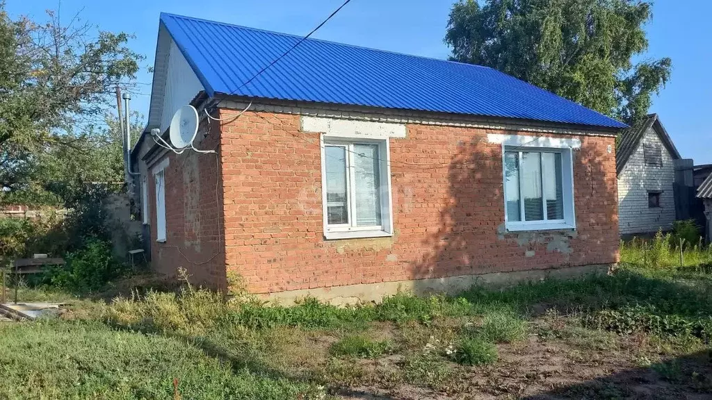 Дом в Саратовская область, Татищевский район, Октябрьское ... - Фото 1