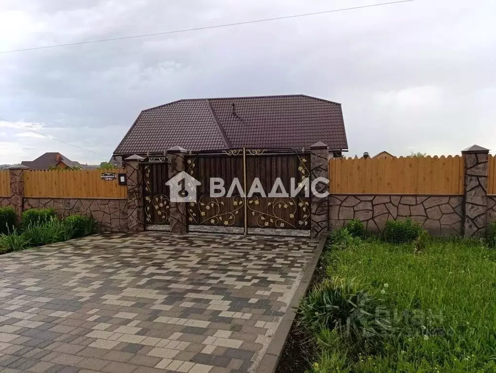 Дом в Белгородская область, Строитель Яковлевский городской округ, ул. ... - Фото 1