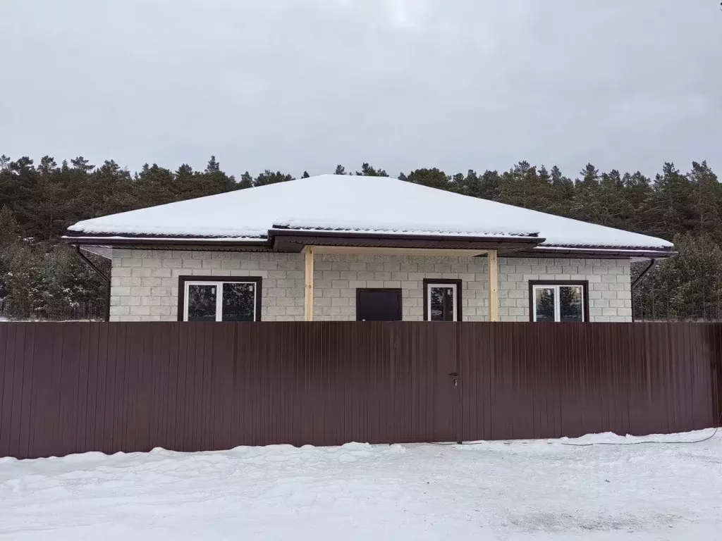 Дом в Красноярский край, Сосновоборский муниципальный округ, с. ... - Фото 1