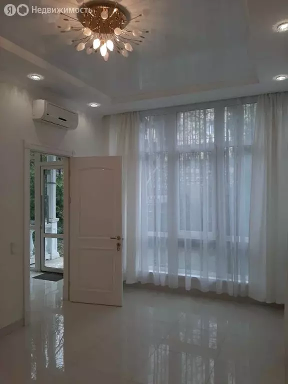 4-комнатная квартира: Ялта, улица Руданского, 17 (89 м) - Фото 2