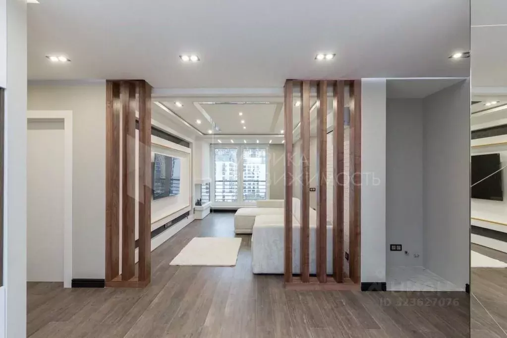 3-к кв. Тюменская область, Тюмень ул. 50 лет Октября, 57Б (82.5 м) - Фото 1