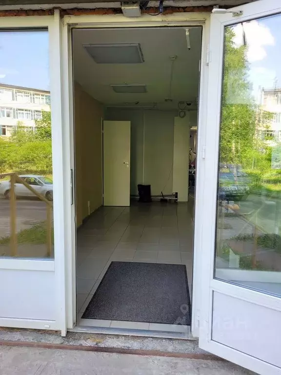 Помещение свободного назначения в Санкт-Петербург ул. Есенина, 8К1 (36 ... - Фото 2