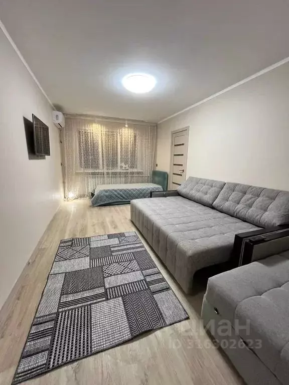 3-к кв. Оренбургская область, Оренбург проезд Светлый, 3 (65.0 м) - Фото 1