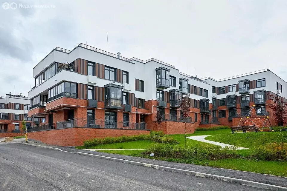 2-комнатная квартира: деревня Горки, 1-й Туровский переулок, 13 (66 м) - Фото 0