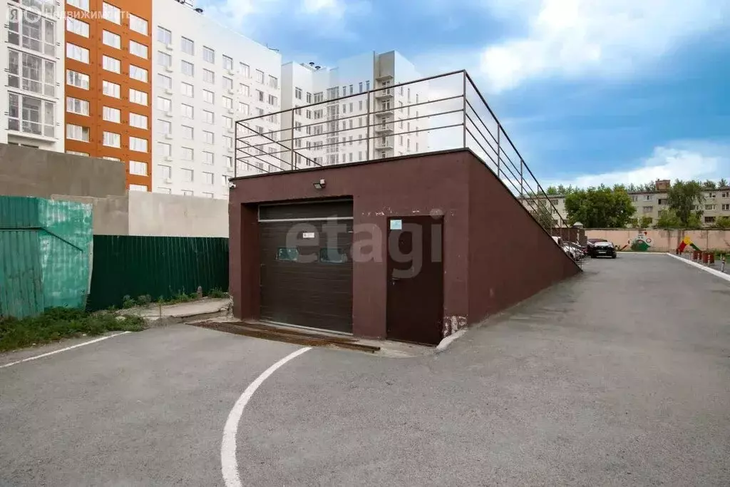 2-комнатная квартира: Тюмень, Севастопольская улица, 2к4 (77 м) - Фото 1