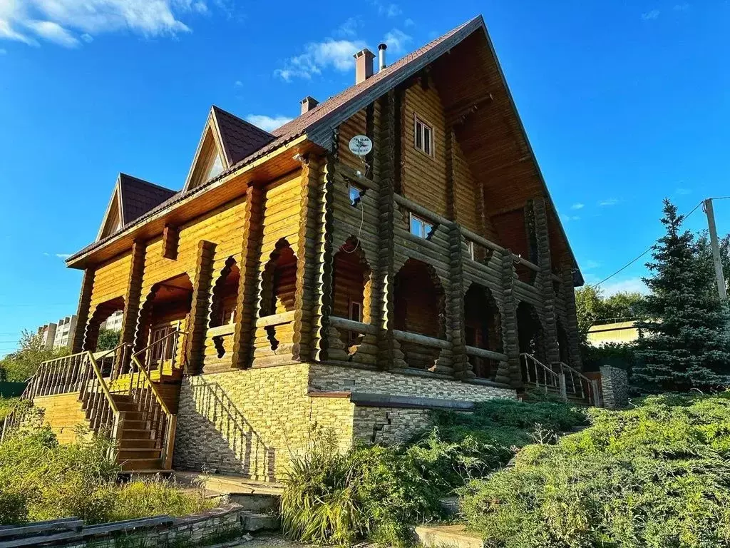 Дом в Пензенская область, Пенза ул. Энгельса, 9 (400 м) - Фото 0
