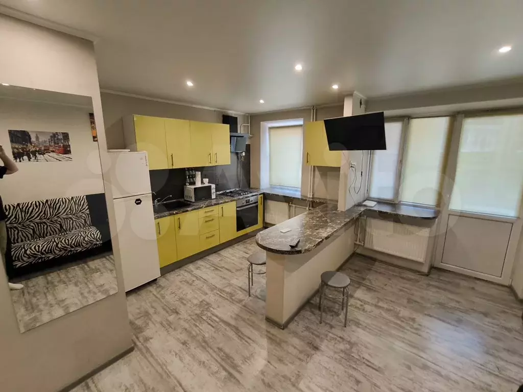 1-к. квартира, 30 м, 1/3 эт. - Фото 0