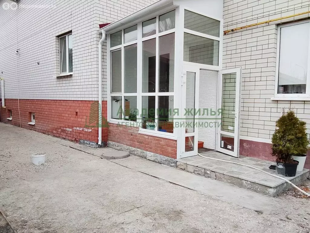 Дом в Энгельс, улица Калинина, 63 (270 м) - Фото 2