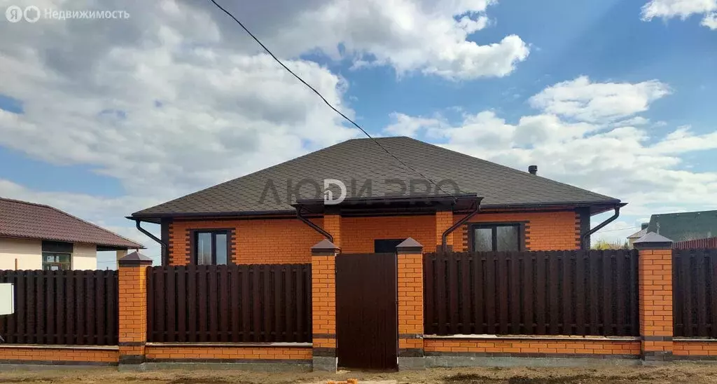 Дом в село Усть-Курдюм, улица Мусы Джалиля, 53 (110 м) - Фото 1