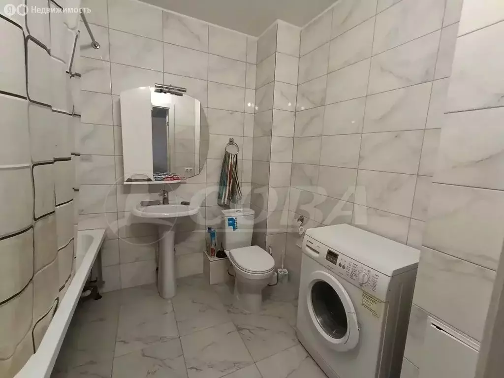 1-комнатная квартира: Тюмень, улица Монтажников, 42Б (39 м) - Фото 1