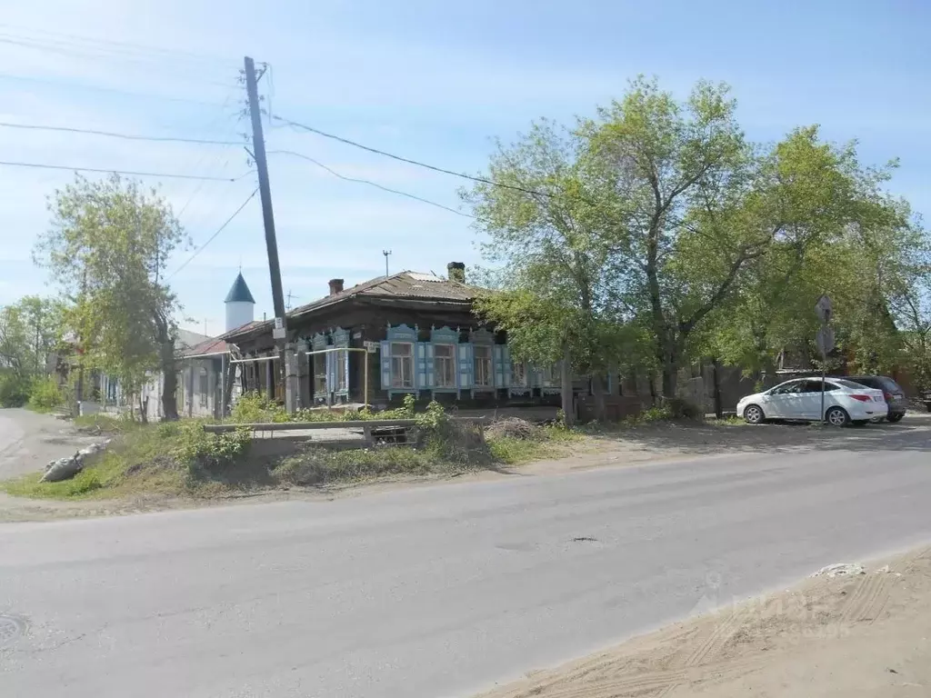 Дом в Омская область, Омск ул. Гусарова, 83 (100 м) - Фото 1