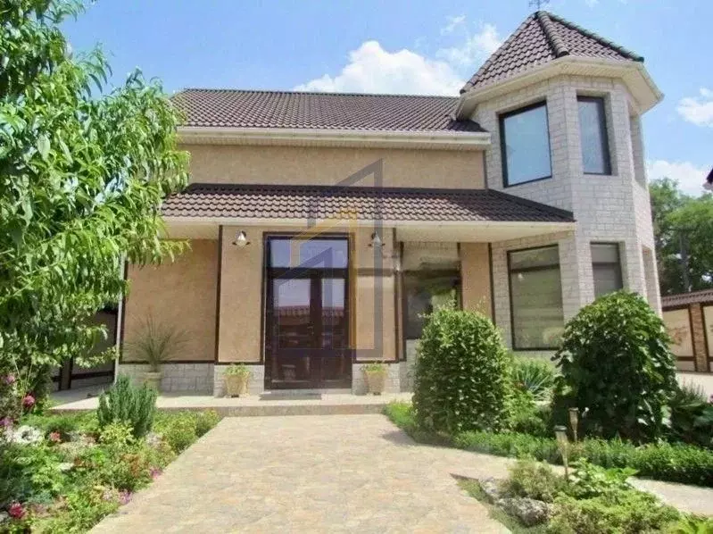 Дом в Крым, Евпатория городской округ, Заозерное пгт ул. Гайдара (180 ... - Фото 1