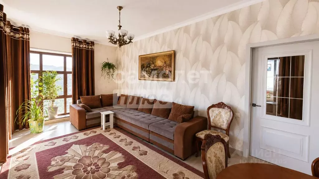 2-к кв. Дагестан, Махачкала ул. Нигматулы Магомедова, 98 (75.0 м) - Фото 1