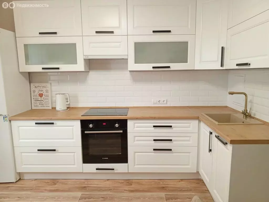 2-комнатная квартира: Жилина, улица Генерала Лаврова, 1к2 (60.5 м) - Фото 1