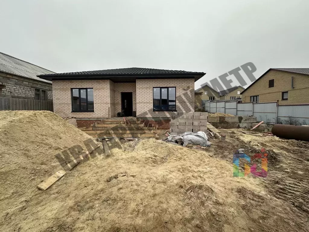 Дом в Калмыкия, Элиста Гвардейская ул. (102 м) - Фото 1