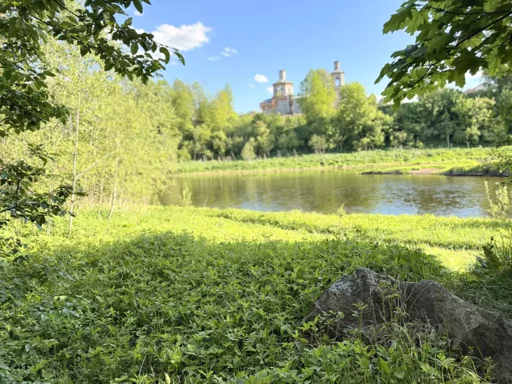 Участок в Московская область, Руза Набережная ул. (10.0 сот.) - Фото 1