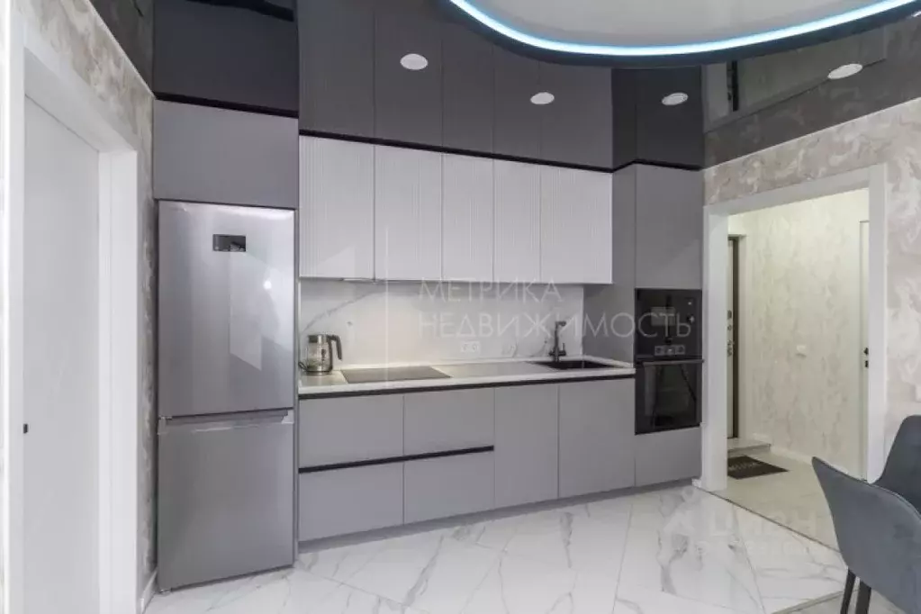 2-к кв. Тюменская область, Тюмень ул. Федюнинского, 56 (59.0 м) - Фото 1