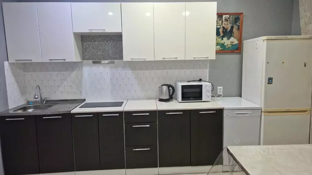 1-к кв. Тюменская область, Тюмень ул. Павла Шарова, 5 (42.0 м) - Фото 0