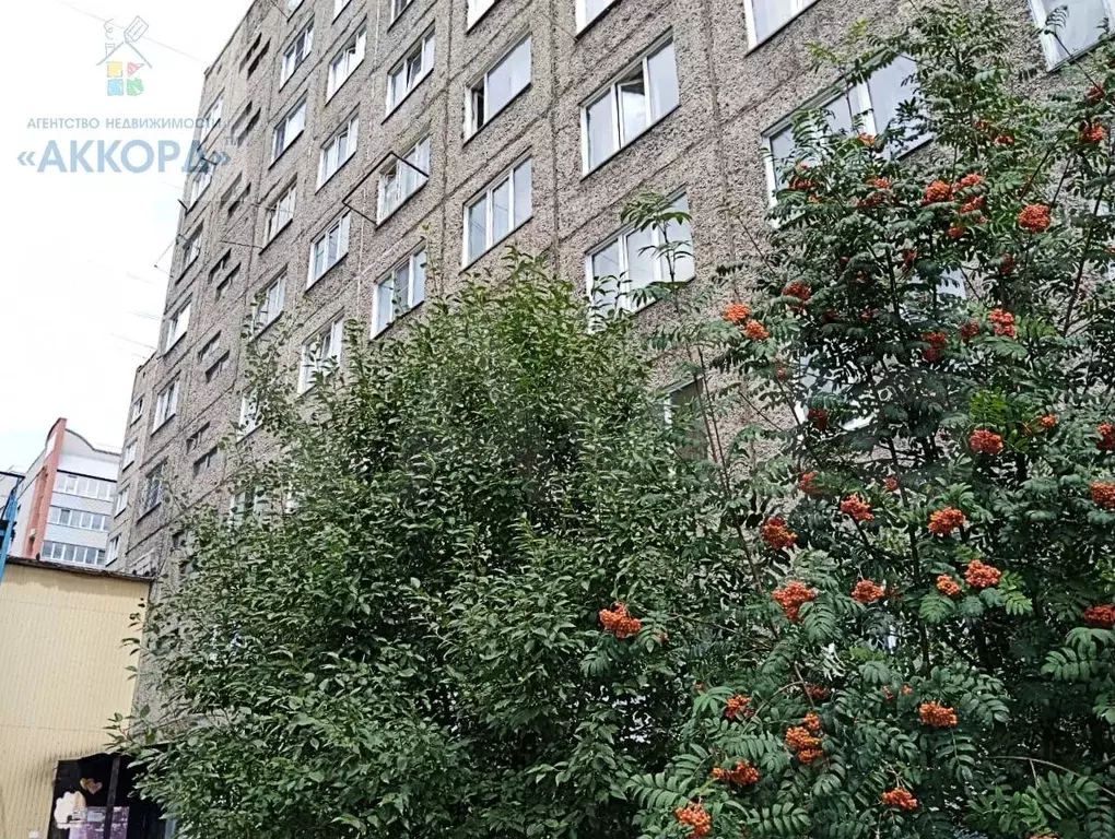 Комната 12 м в 4-к., 1/9 эт. - Фото 0
