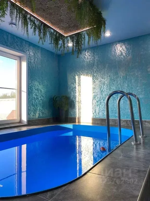 Дом в Челябинская область, Челябинск ул. Родовая, 102 (100 м) - Фото 1