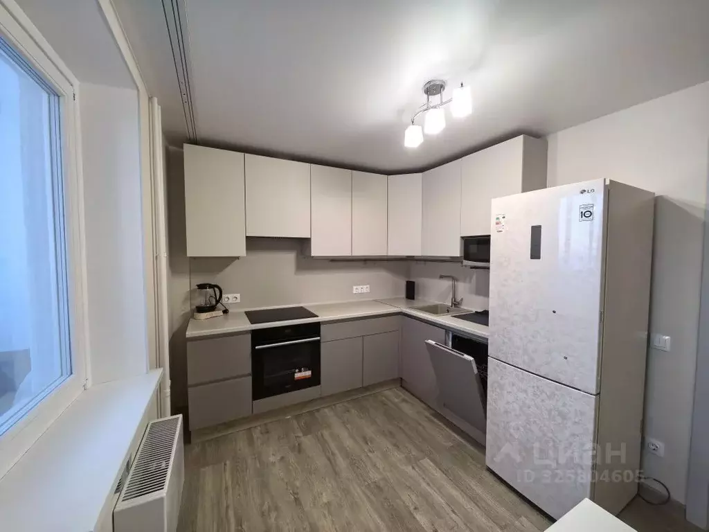 3-к кв. Тюменская область, Тюмень ул. Валентины Трофимовой, 13 (84.0 ... - Фото 1