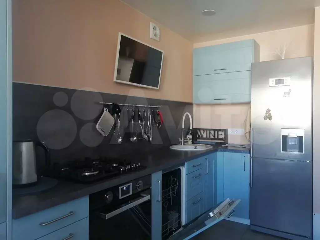 10 и более-к. квартира, 65 м, 7/10 эт. - Фото 0